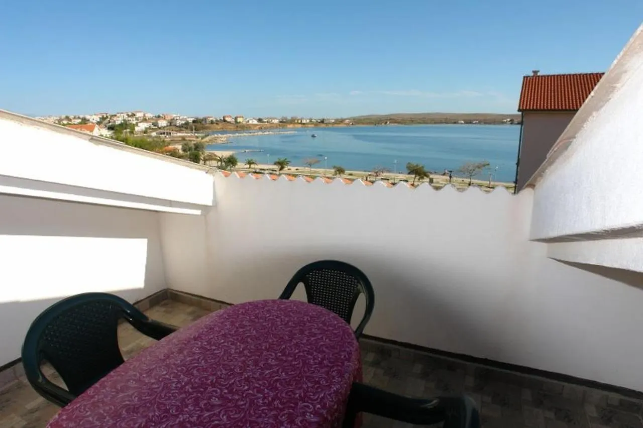 Apartments Tinka Povljana 0*,  Croazia