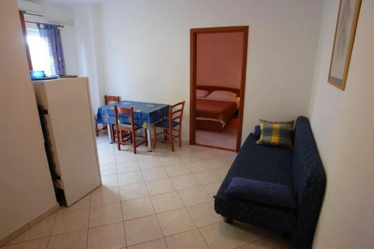 Apartments Tinka Povljana 0*,  Croazia