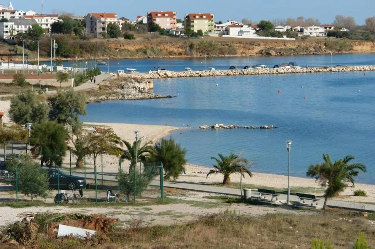 Apartments Tinka Povljana